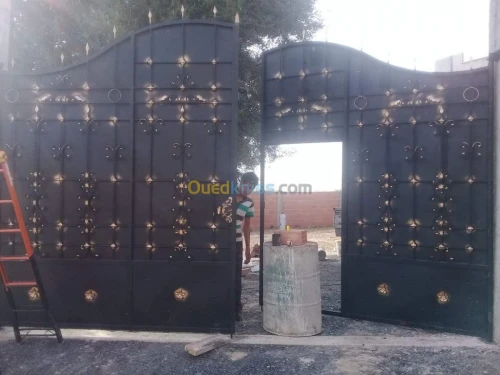 صناعة الأبواب الحديدية العصرية 