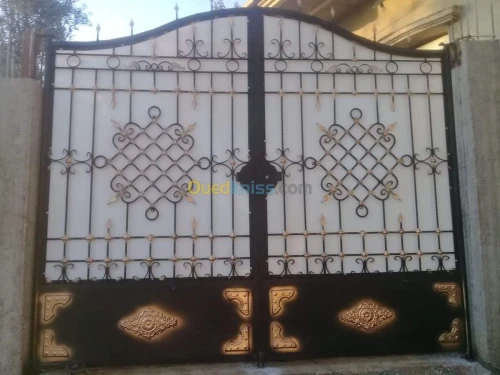 صناعة الأبواب الحديدية العصرية 