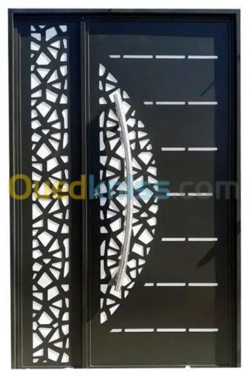 صناعة الأبواب الحديدية العصرية 