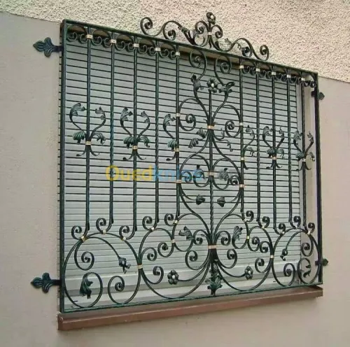 PORTE D'ENTRÉE DÉCORÉE