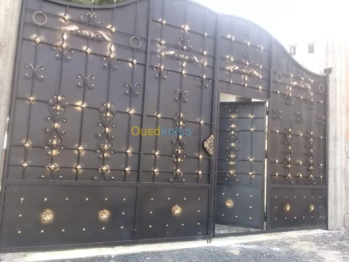 PORTE D'ENTRÉE DÉCORÉE