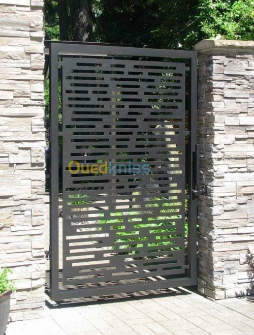 PORTE D'ENTRÉE DÉCORÉE