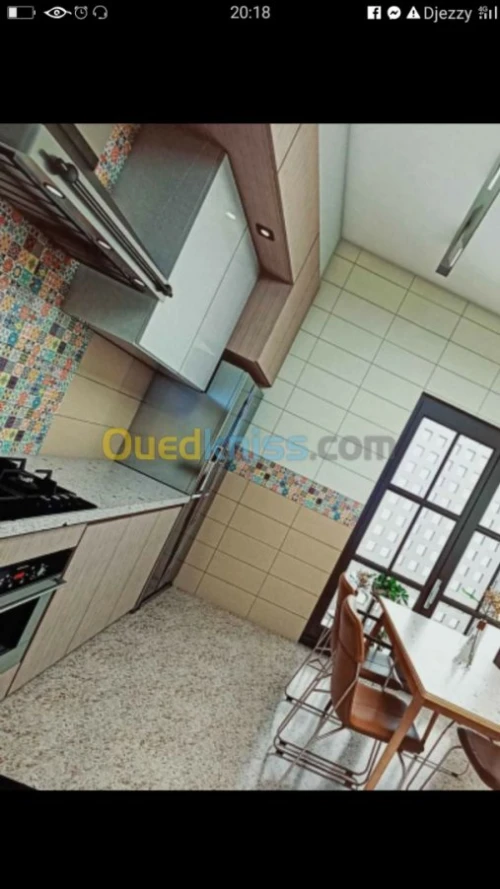 Maçon profisiennelle Faience dall De sol