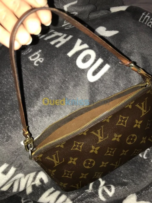 Pochette LOUIS VUITTON ORIGINAL