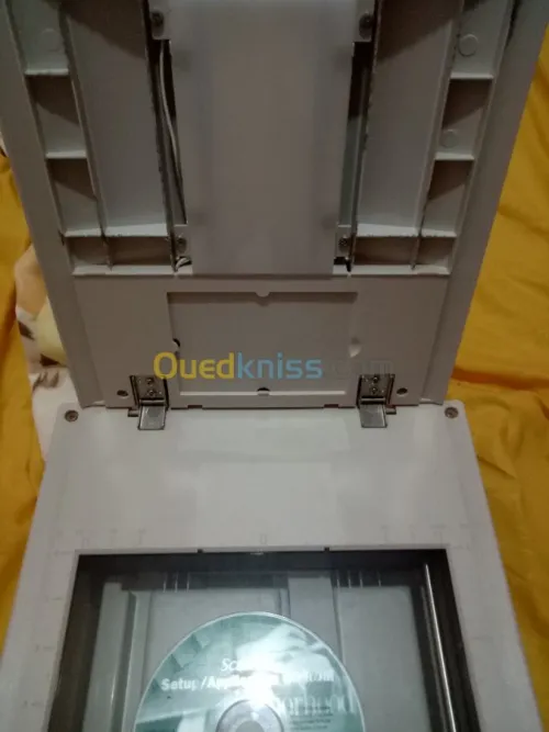 Scanner PLUSTEK OPTIC PRO 9636T Comme pièces détachées non fonctionnel