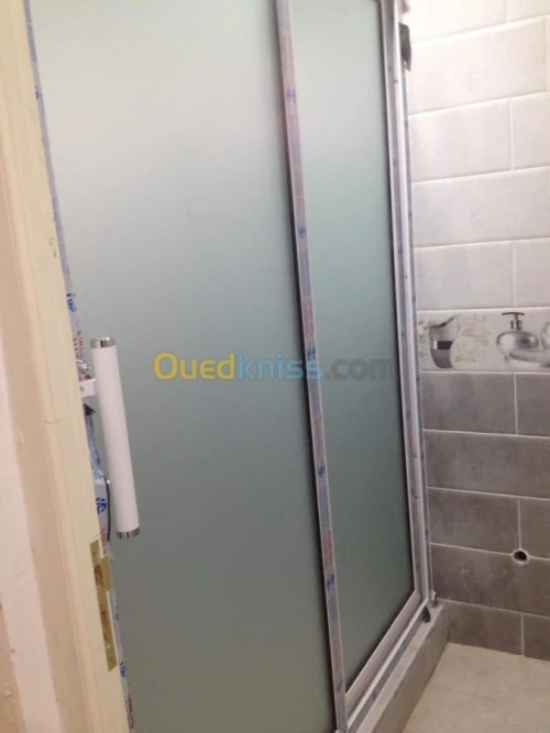 Aluminium et Pvc et cabinets de douche