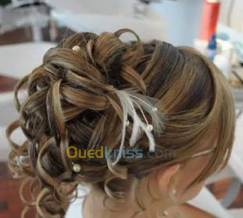 Maquillage et coiffure modernes à domicile 