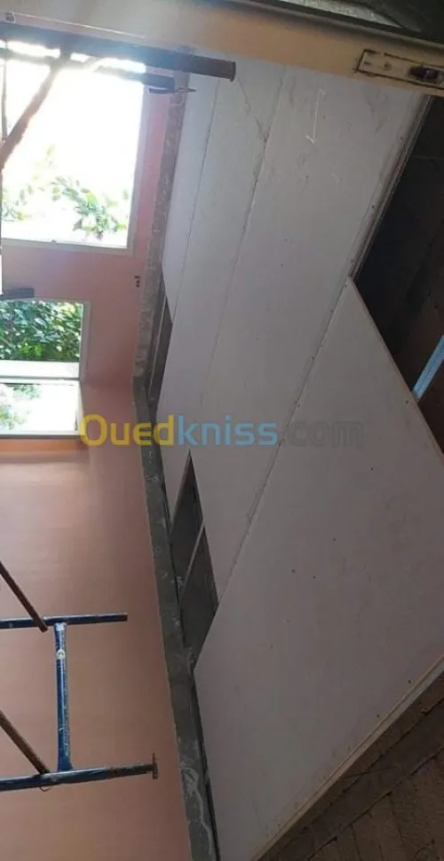   Placoplatre b13 et pvc. 