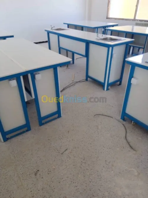 table laboratoire ,abris bus ,véhicule