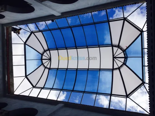 table laboratoire ,abris bus ,véhicule