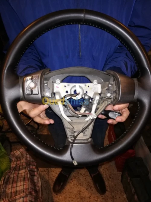 Volant et comodo rav4 