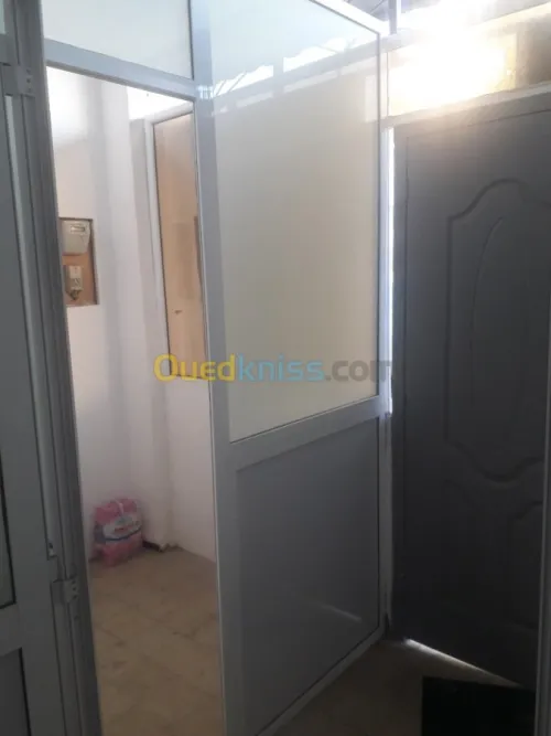 VENTE SÉPARATION BUREAU EN ALUMINIUM