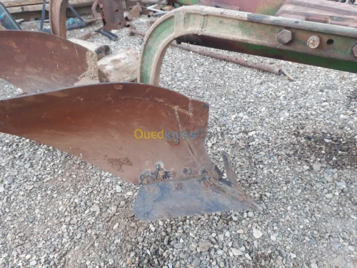 Lardi Charrue à 2 socles