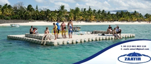 quai flottant en polyéthyléne  