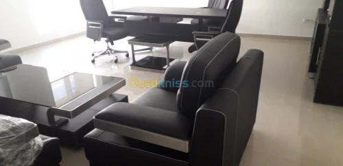 SALONS EN CUIR ET EN SIMILI CUIR 