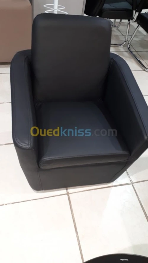 SALONS EN CUIR ET EN SIMILI CUIR 