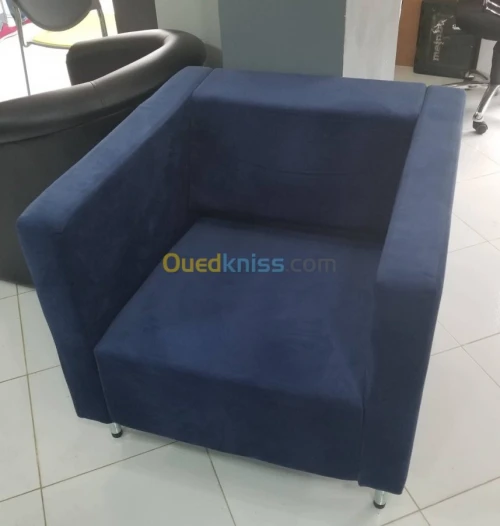 SALONS EN CUIR ET EN SIMILI CUIR 