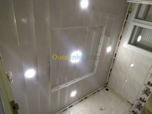   montage faut plafond en PVC 