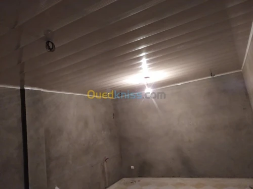   montage faut plafond en PVC 