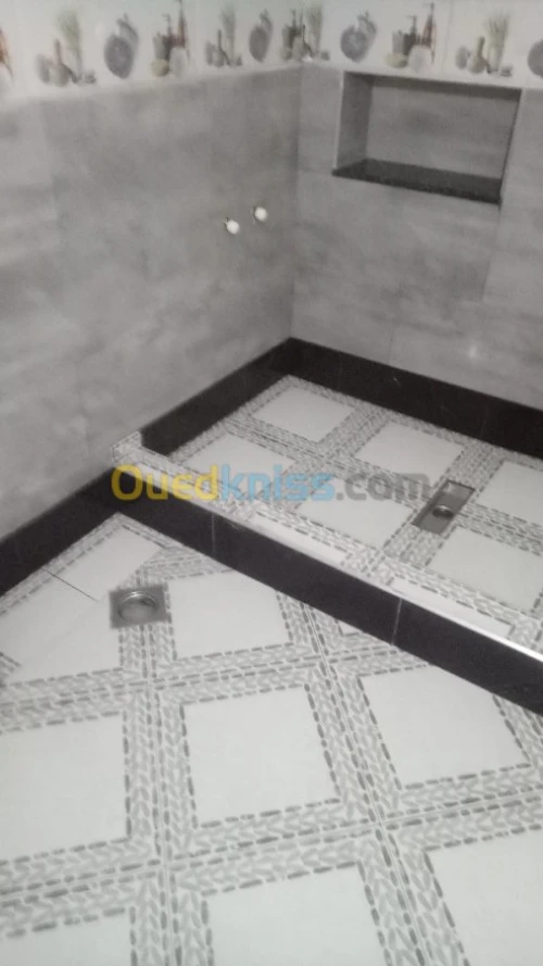 Faience dalle de sole marbre bien fini