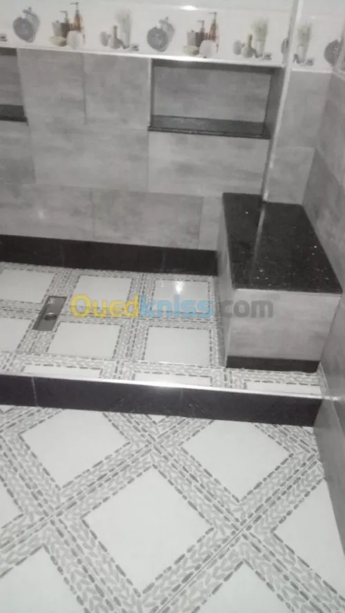 Faience dalle de sole marbre bien fini