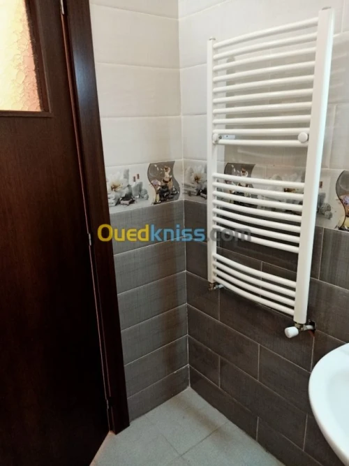 Location Appartement F4 Alger Bordj el bahri