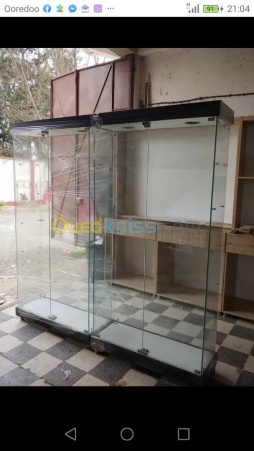 DECORATION, REVÊTEMENT ET AMENAGEMENT.