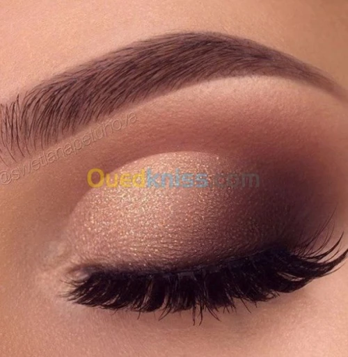 Maquillage et coiffure modernes à domicile 