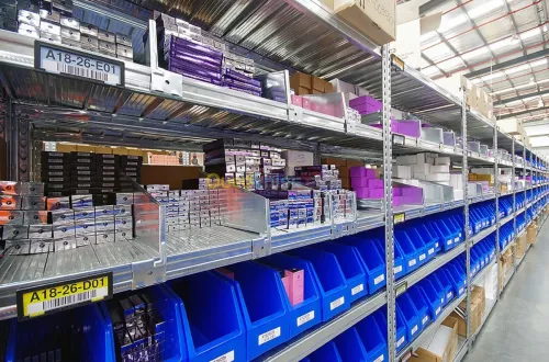 RAYONNAGE SIMPLE ET TRES SOLIDE POUR ARCHIVE 