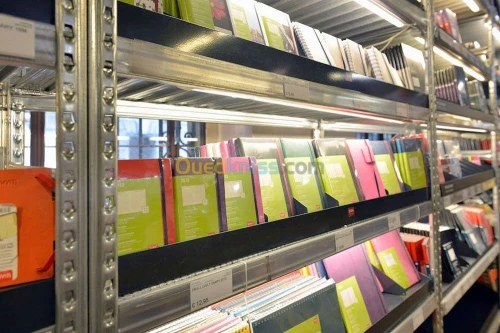 RAYONNAGE SIMPLE ET TRES SOLIDE POUR ARCHIVE 