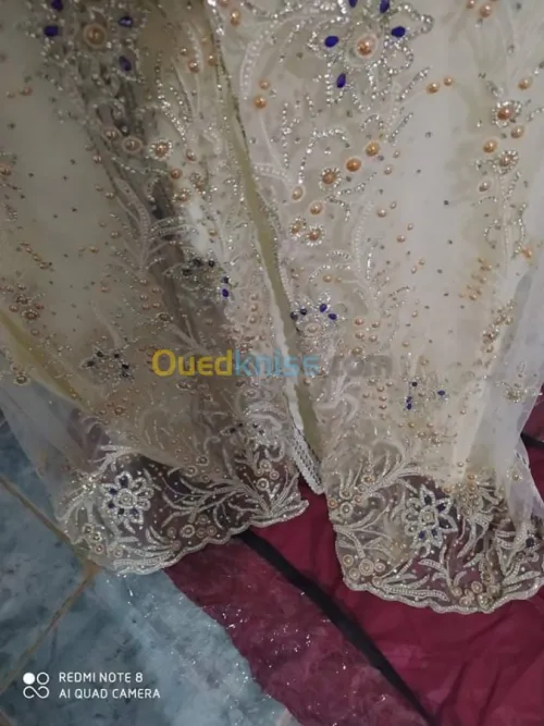 Caftan avec tringle jamais utilisé