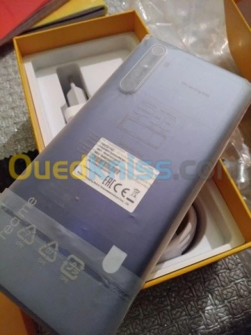 Realme REALME 6 (4/128)