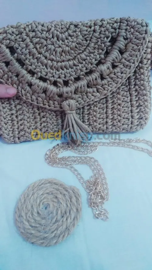 sac à main  / pochette  / sac à dos 