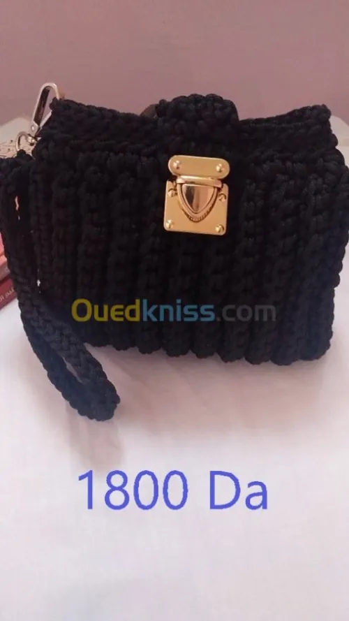 sac à main  / pochette  / sac à dos 