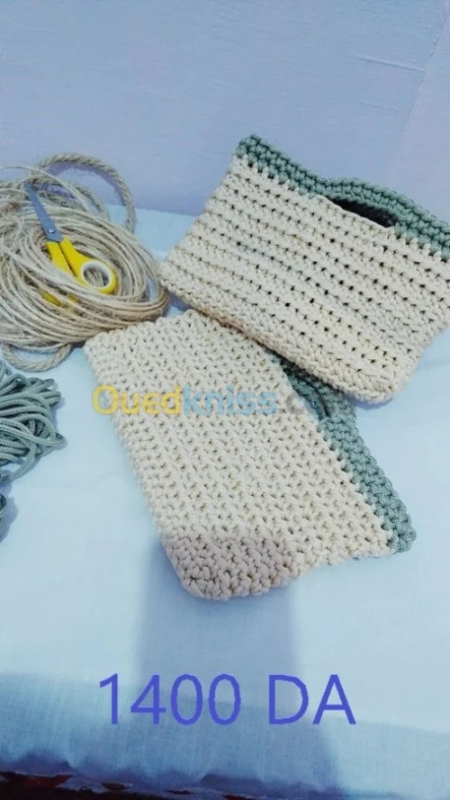 sac à main  / pochette  / sac à dos 