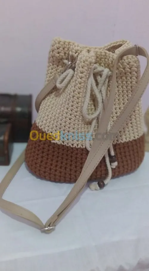 sac à main  / pochette  / sac à dos 