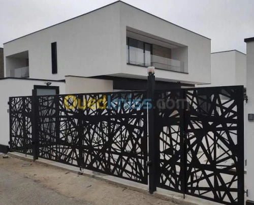 Découpage et habillage en tôle sur pla