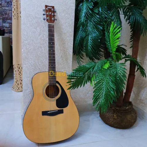 Guitare YAMAHA F310 
