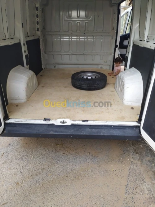 Peugeot Boxer caniche HDi 13