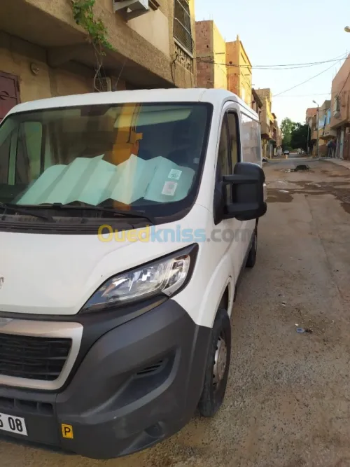 Peugeot Boxer caniche HDi 13