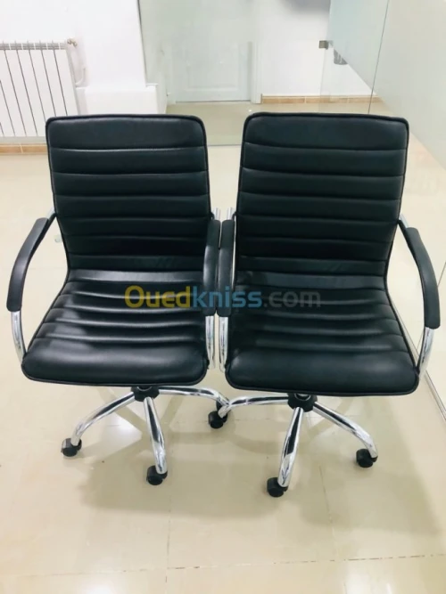 CHAISE BUREAU A ROULETTE NOIR