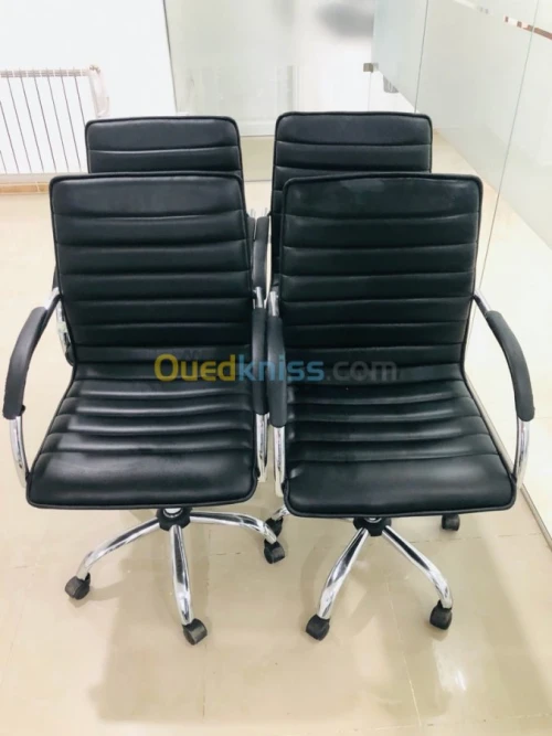 CHAISE BUREAU A ROULETTE NOIR