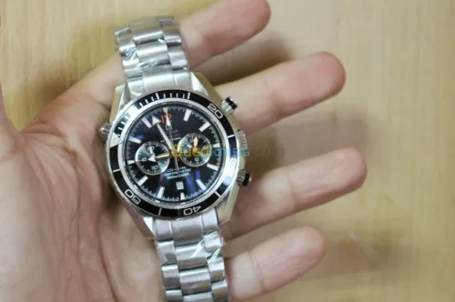 Montres OMEGA Seamaster Planet Ocean 1
