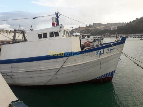 Chalutier en bois Chalutier latérale