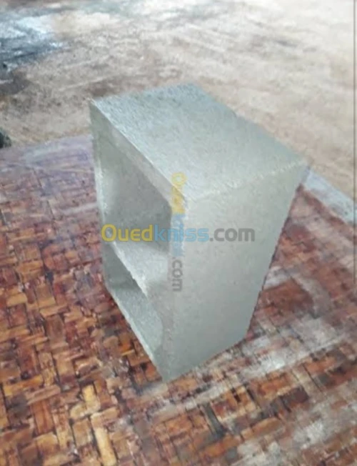 Bloc béton hourdis parpaings