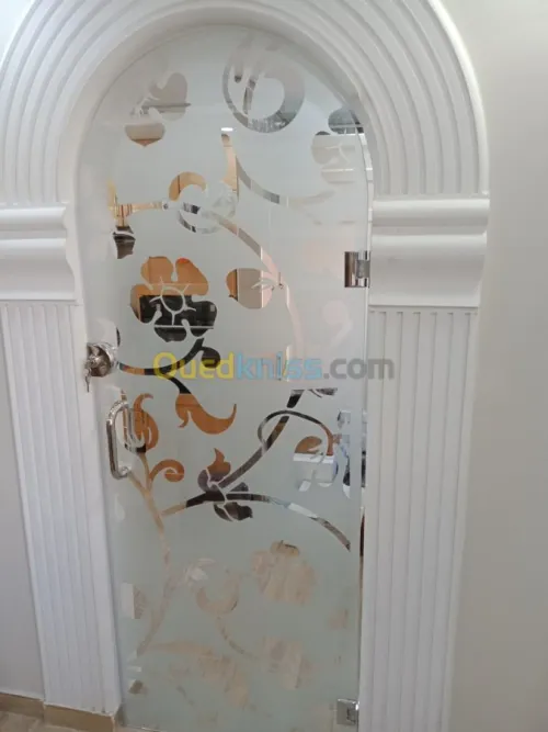 Montage vitrine verre trempé.cabine do