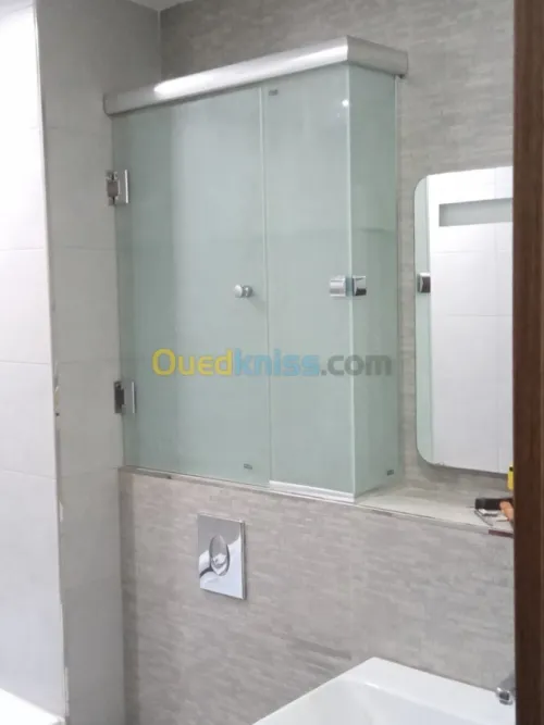 Montage vitrine verre trempé.cabine do