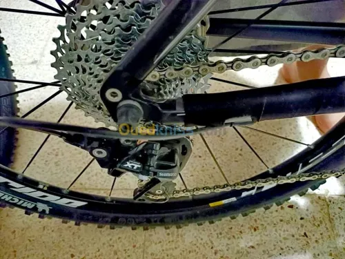 Commencal full carbon 