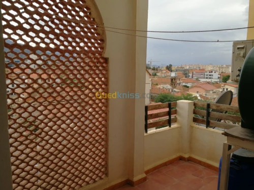 Location Appartement F4 Blida Blida