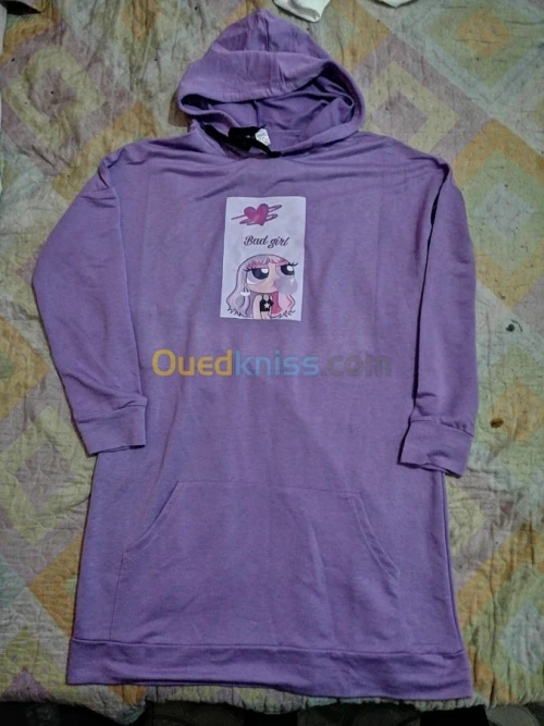 Sweat capuche et t-shirt personnalisés